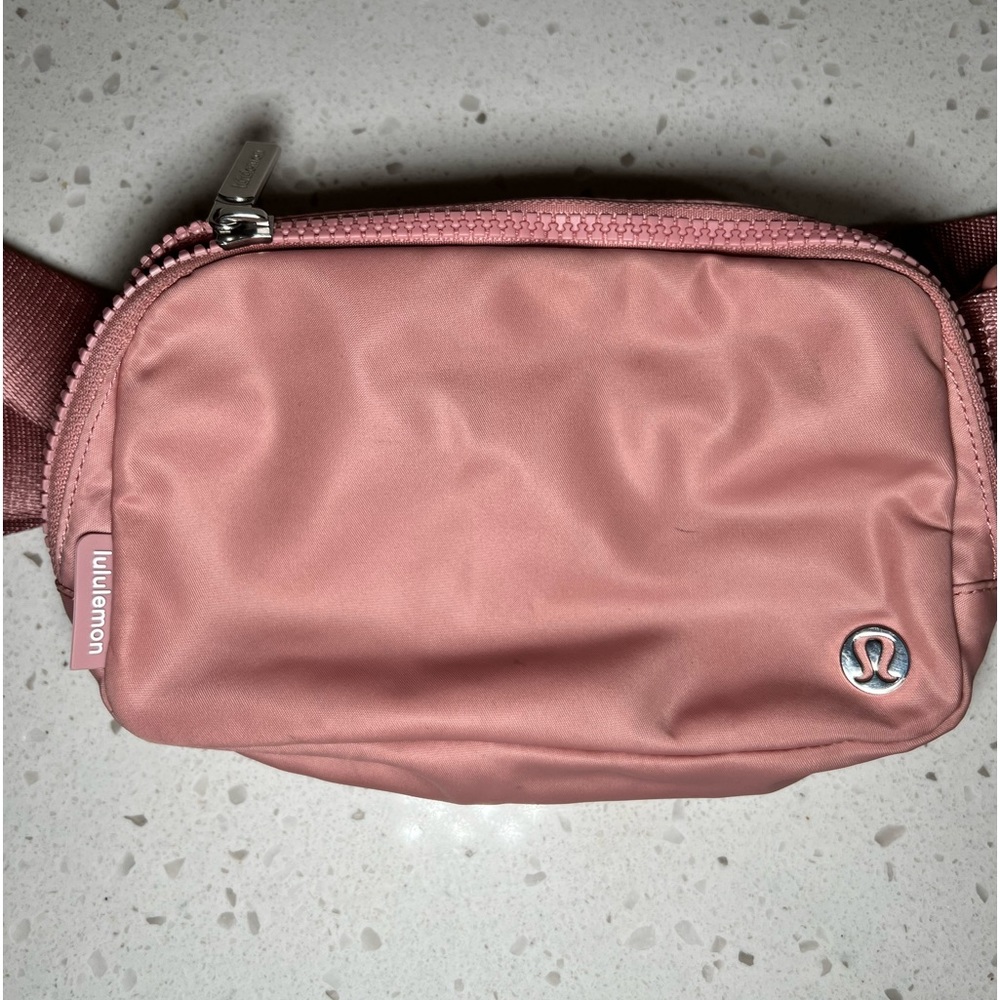 LULULEMON EVERYWHERE BELT BAG 1L